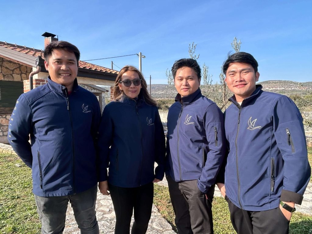 Wranle Josef Palas, Jemarkpoe Lopina, Kris Patrick Marron i Evelyn Marron